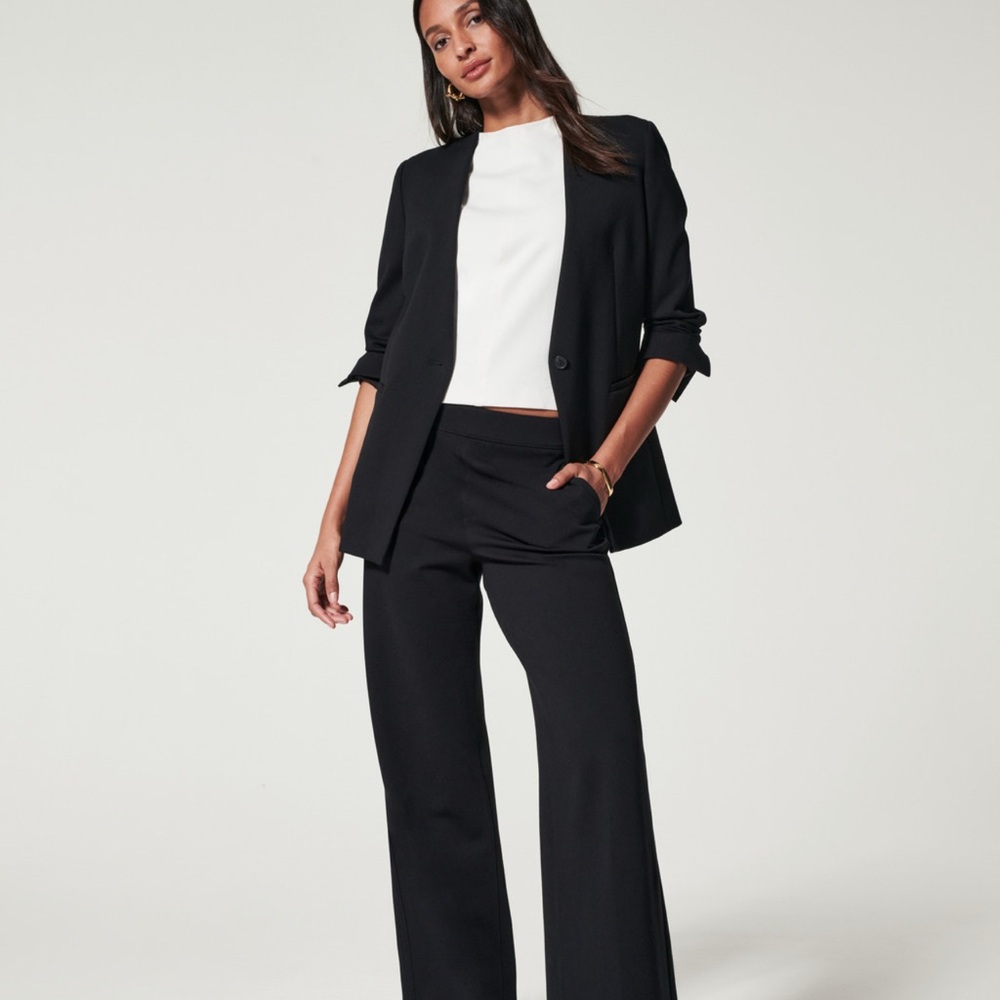 Women’s Collarless Blazer